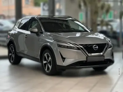 Gebraucht Nissan Qashqai N-Connecta 158 PS (116 kW) 2023 Silber metallic SUV