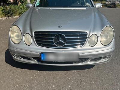 Mercedes E200