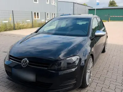 Gebraucht VW Golf VII 122 PS (89 kW) 2013 Schwarz Limousine