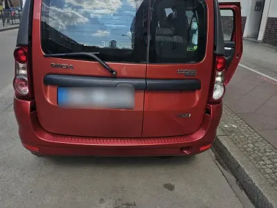 Gebraucht Dacia Logan 85 PS (62 kW) 2010 Rot Limousine