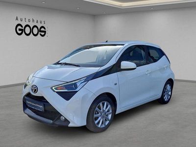 Gebraucht Toyota Aygo X-play 72 PS (52 kW) 2020 Weiß Kleinwagen
