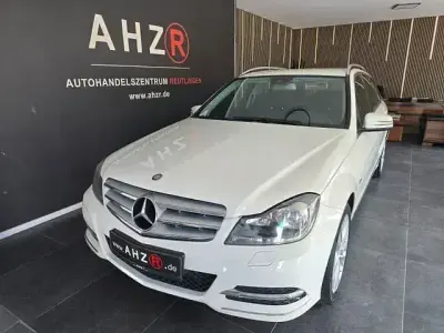 Gebraucht Mercedes C180 258 PS (189 kW) 2011 Schwarz Limousine
