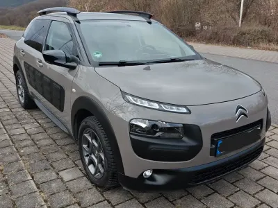 Gebraucht Citroën C4 Feel 110 PS (80 kW) 2016 Braun Limousine