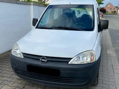 Używany Opel Combo 2010 Biały Minivan