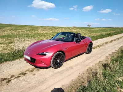 Używany Mazda MX5 Exclusive-Line 131 KM (96 kW) 2017 Czerwony Kabriolet