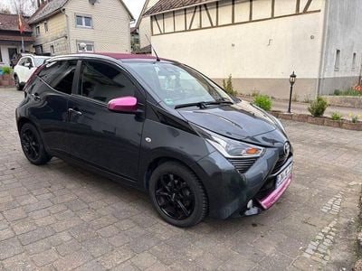Usata Toyota Aygo x-sky 75 CV (55 kW) 2020 Grigio Utilitaria