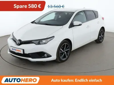Gebraucht Toyota Auris Team 116 PS (85 kW) 2019 Weiß Kleinwagen