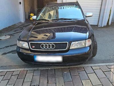 Second-hand Audi A4 200 CP (147 kW) 1997 Albastru Break