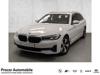 Weiß Gebraucht 2023 BMW 520 Sport Line Kombi | 28.990 € (Guter Preis)