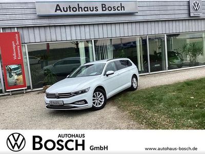 Gebraucht VW Passat Business 150 PS (110 kW) 2022 Gletscherweiss Kombi