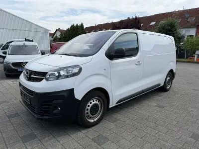 Gebraucht Opel Vivaro-e Combi 102 PS (75 kW) 2024 Lackierung weiss icy Van / Kleinbus