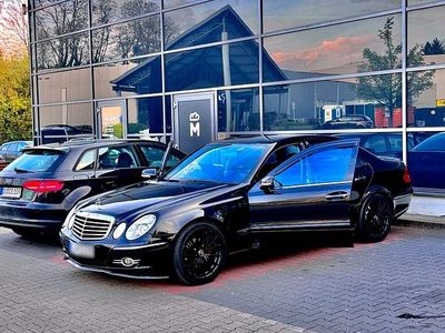 Second-hand Mercedes E270 Avantgarde 237 CP (174 kW) 2002 Negru Berlinǎ