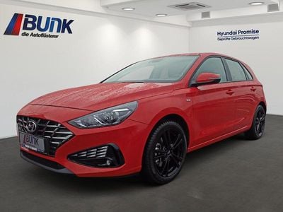 Gebraucht Hyundai i30 Trend 120 PS (88 kW) 2026 Engine red