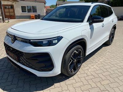Second-hand VW Tayron R-line 177 CP (130 kW) 2025 Alb SUV