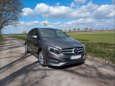 Usata Mercedes B250 211 CV (155 kW) 2017 Grigio Monovolume