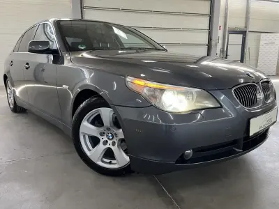 Usado BMW 523 177 CV (130 kW) 2006 Gris Berlina