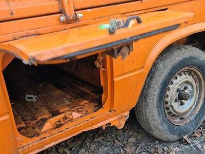 Second-hand VW Transporter 69 CP (50 kW) 1994 Portocaliu Van