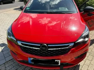 Gebraucht Opel Astra Dynamic 150 PS (110 kW) 2018 Rot Limousine