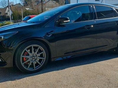 Usata Ford Focus ST 250 CV (183 kW) 2017 Berlina