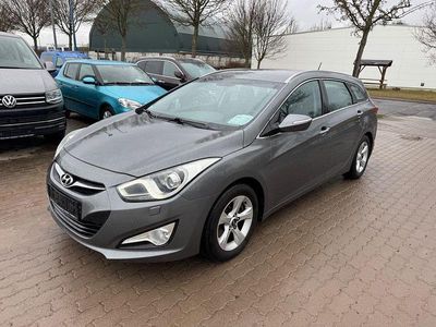 Gebraucht Hyundai i40 Edition 136 PS (100 kW) 2013 Silber Kombi