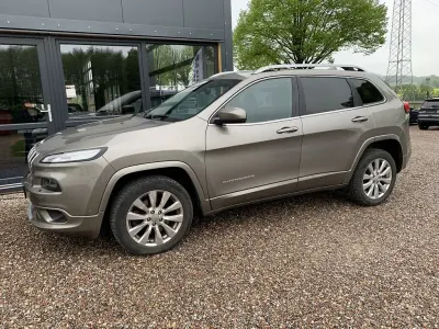 Käytetty Jeep Cherokee Overland 200 HP (147 kW) 2017 Ruskea Katumaasturi