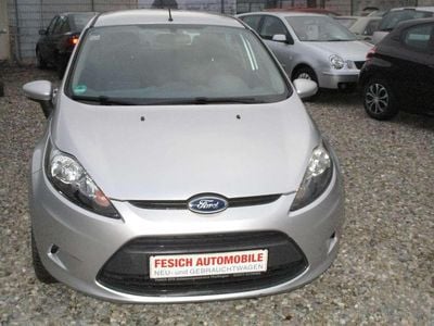 Polarsilber metallic Gebraucht 2010 Ford Fiesta Trend Kleinwagen | 3.950 €