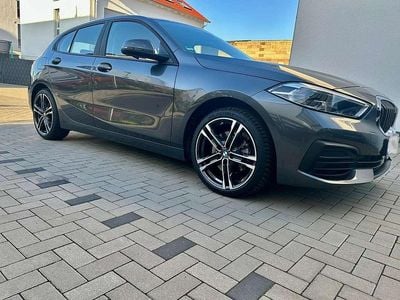 Gebraucht BMW 118 Advantage 140 PS (102 kW) 2020 Grau Kleinwagen
