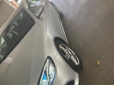 Mercedes E200