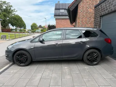 Gebraucht Opel Astra Style 120 PS (88 kW) 2015 Grau Kombi