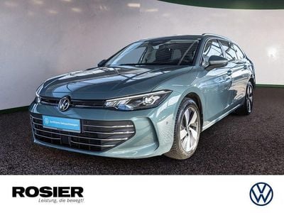 Gebraucht VW Passat Business 150 PS (110 kW) 2025 Grün / mariposit grün Kombi