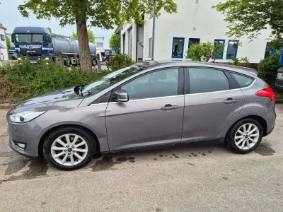 Gebraucht Ford Focus Titanium 150 PS (110 kW) 2015 Braun Limousine