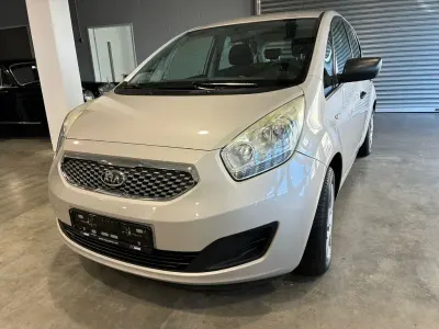 Gebraucht Kia Venga Attract 90 PS (66 kW) 2010 Silber Kleinwagen
