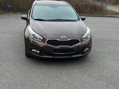 Gebraucht Kia Ceed Sportswagon 127 PS (93 kW) 2014 Braun Kombi