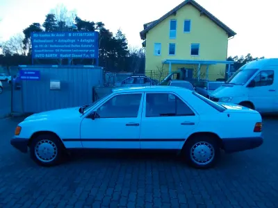 Gebraucht Mercedes E230 132 PS (97 kW) 1988 Weiß Limousine