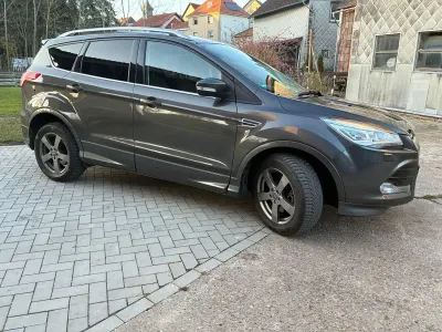 Gebraucht Ford Kuga Individual 179 PS (131 kW) 2015 Silber SUV