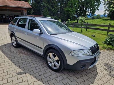 gebraucht Skoda Octavia Combi 2.0 TDI DPF Scout 4x4