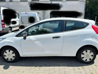 Gebraucht Ford Fiesta 60 PS (44 kW) 2009 Weiß Kleinwagen