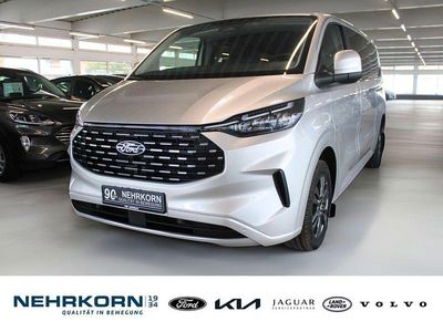 Gebraucht Ford Tourneo Titanium 136 PS (100 kW) 2025 Silber Van / Kleinbus