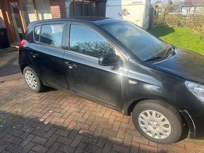 Gebraucht Hyundai i20 78 PS (57 kW) 2009 Schwarz Kleinwagen