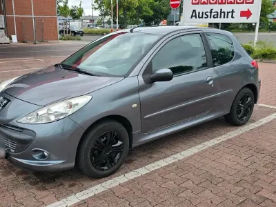 Gebraucht Peugeot 206+ 74 PS (54 kW) 2009 Silber Kleinwagen