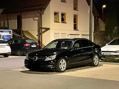 Second-hand Mercedes C180 Avantgarde 156 CP (114 kW) 2009 Negru Berlinǎ