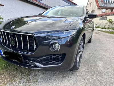 Gebraucht Maserati Levante 275 PS (202 kW) 2019 Schwarz SUV