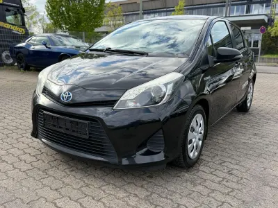 Gebraucht Toyota Yaris Hybrid Life 75 PS (55 kW) 2012 Schwarz Kleinwagen