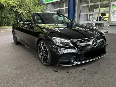 Gebraucht Mercedes C300 AMG line 258 PS (189 kW) 2022 Schwarz Coupé