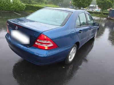 Gebraucht Mercedes C180 129 PS (94 kW) 2001 Blau Limousine