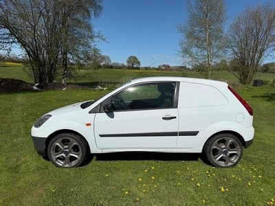 Second-hand Ford Fiesta 68 CP (50 kW) 2008 Alb Hatchback