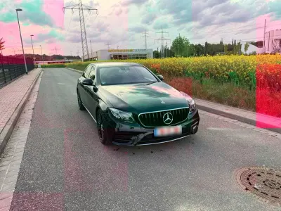 Gebraucht Mercedes E220 Style 194 PS (142 kW) 2018 Schwarz Limousine