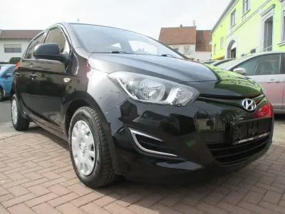 Gebraucht Hyundai i20 Trend 86 PS (63 kW) 2014 Schwarz Kleinwagen