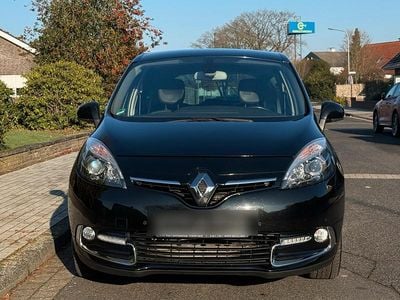 Schwarz Gebraucht 2015 Renault Scénic III Bose Edition Van / Kleinbus | 5.900 €