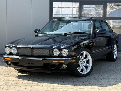 Jaguar XJR